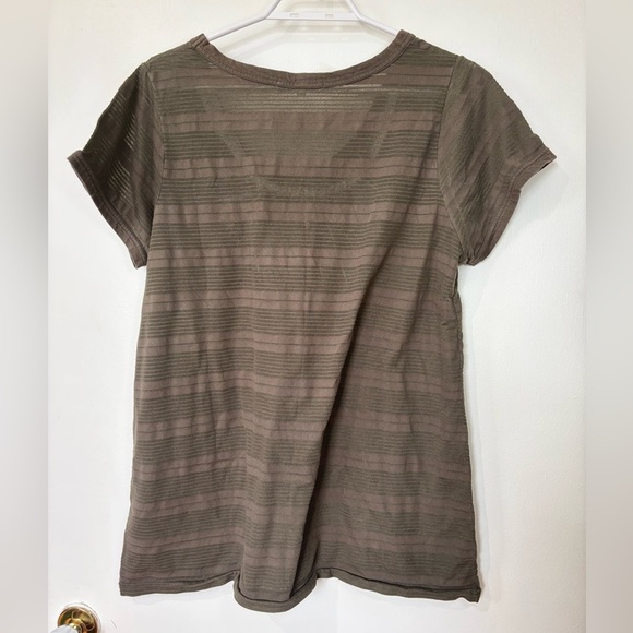 🎉4/30$🎉 AE Sport Khaki Textured Tee - Size 1X - Picture 5 of 5